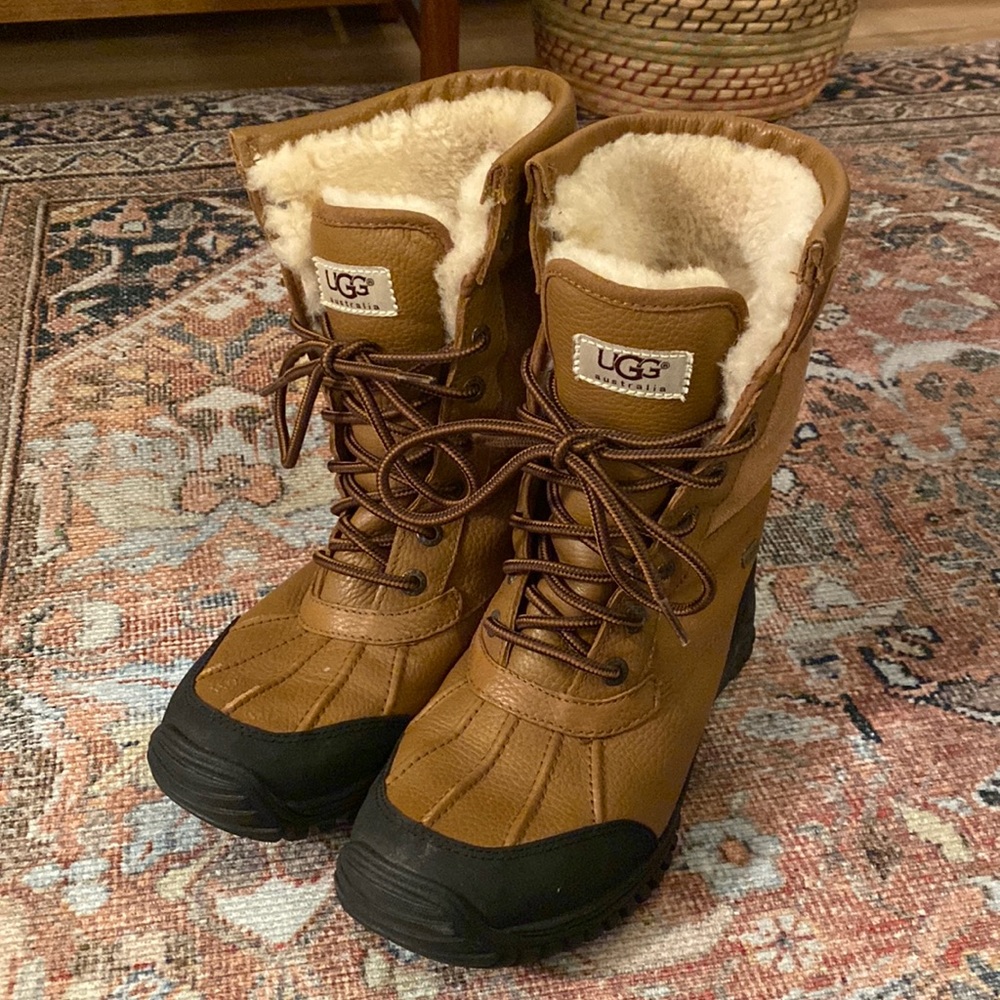 UGG BOOTS